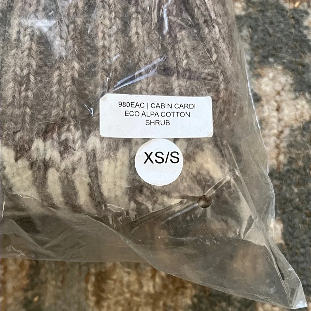 Ozma Cabin Cardi Alpaca Cotton in Shrub XS/S - Picture 3 of 5